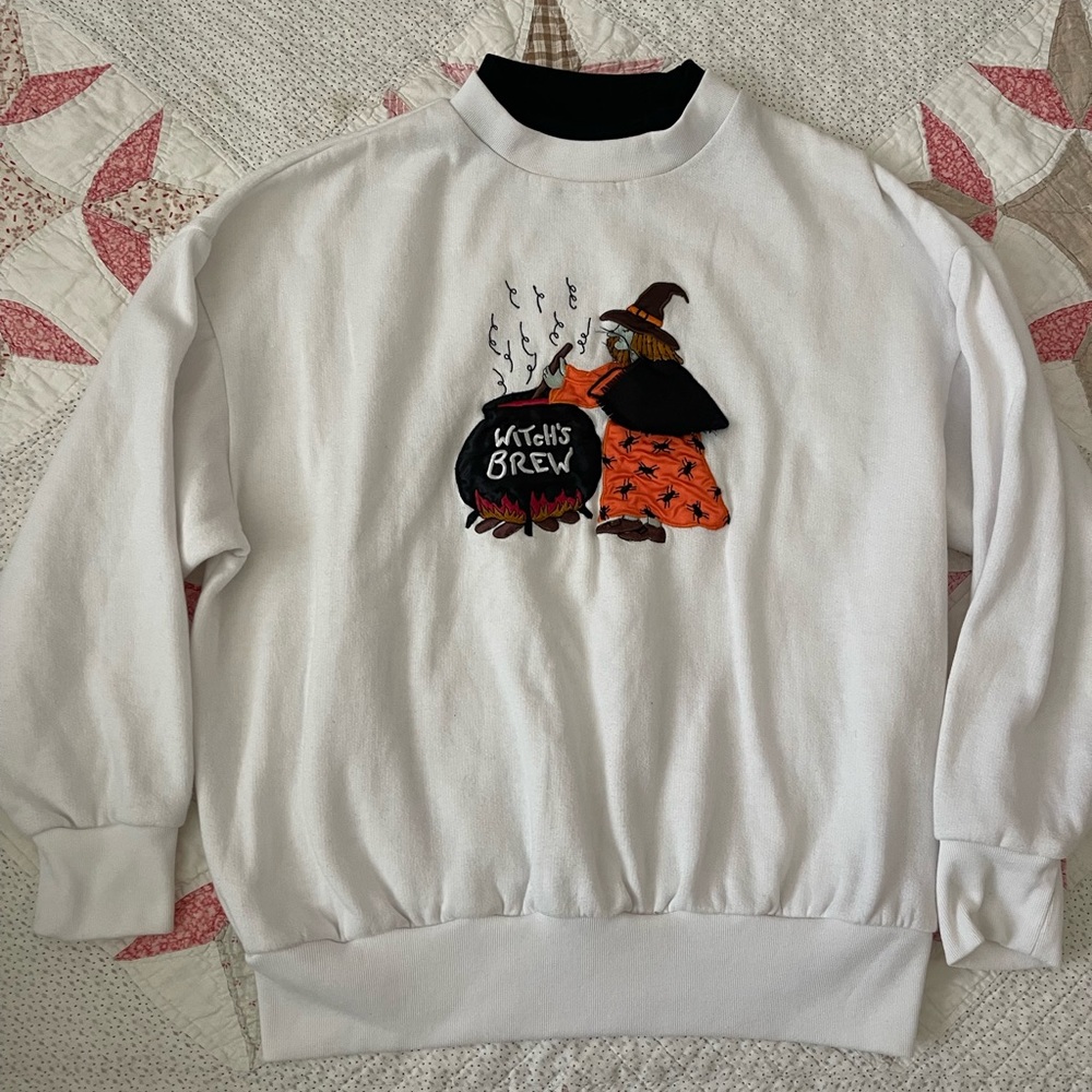 Vintage Witch Halloween crewneck sweatshirt Medium